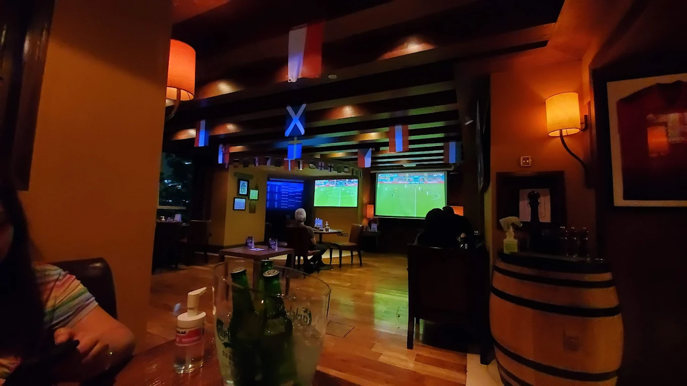 Charlies Sports & Steakhouse